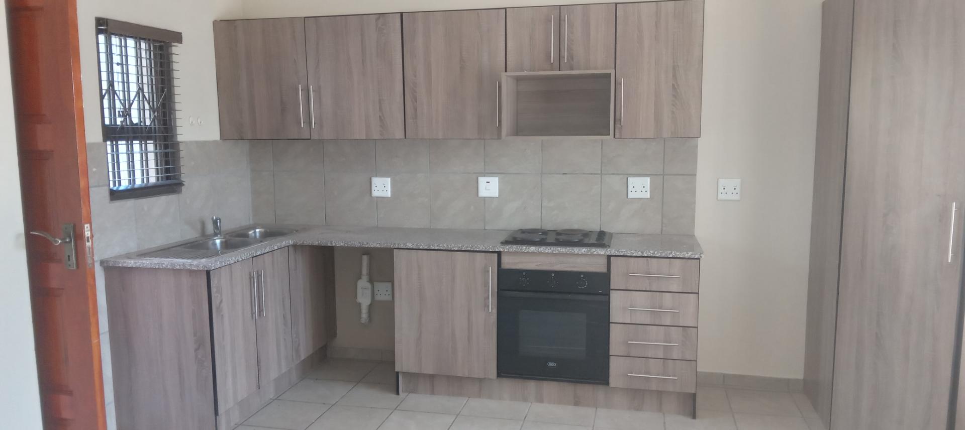 2 Bedroom Property for Sale in Gateway Manor North West